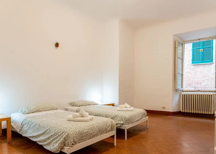 A Due Passi Da Piazza Del Campo